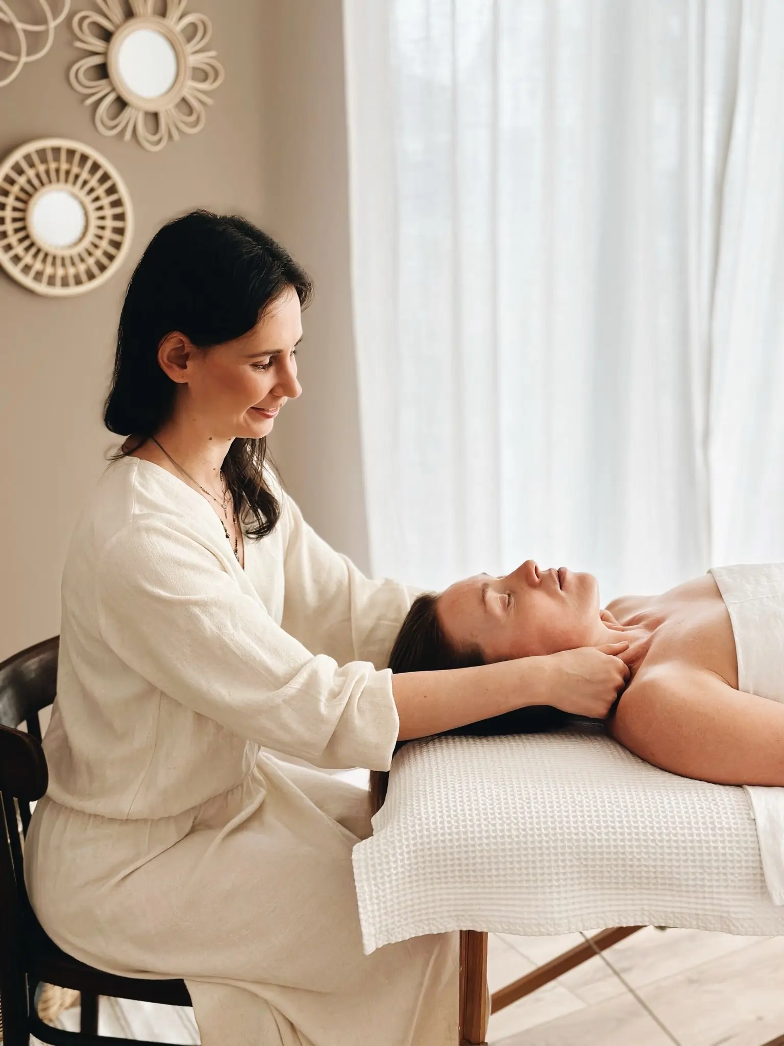 Wykonywanie zabiegu Babuu Therapy